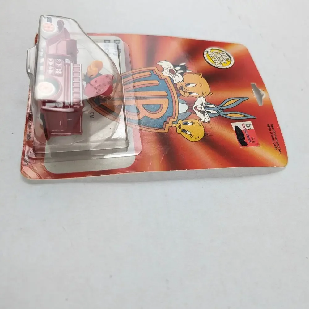 Vintage 1988 Ertl Daffy Duck Die Cast Metal Fire Truck Sealed on Card Toy